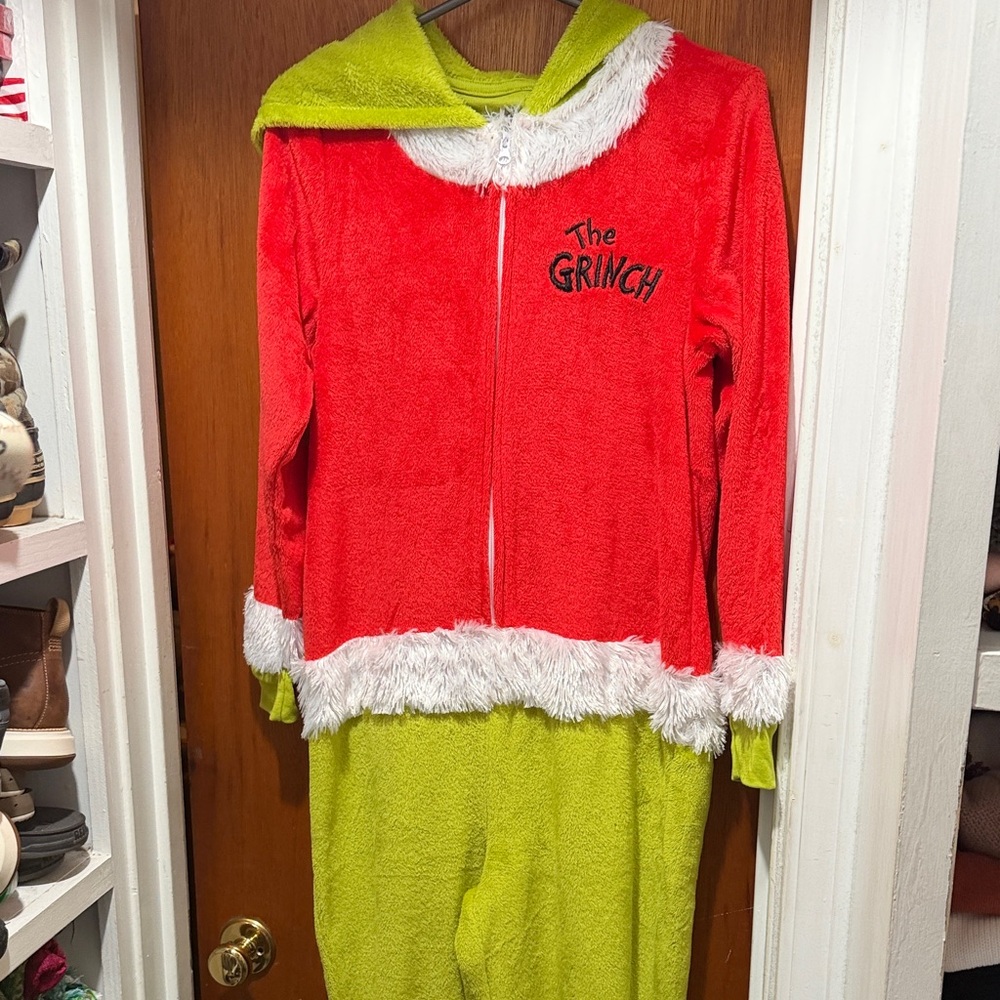 The Grinch Women's Red and Green Pajama Set